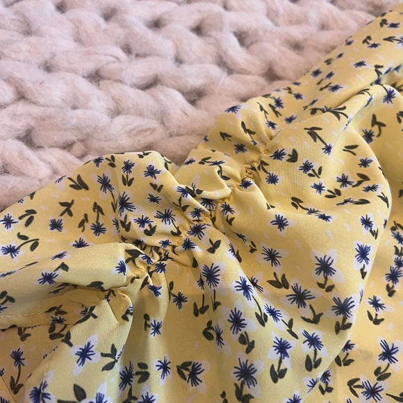 Yellow floral mini dress - Picture 9 of 14